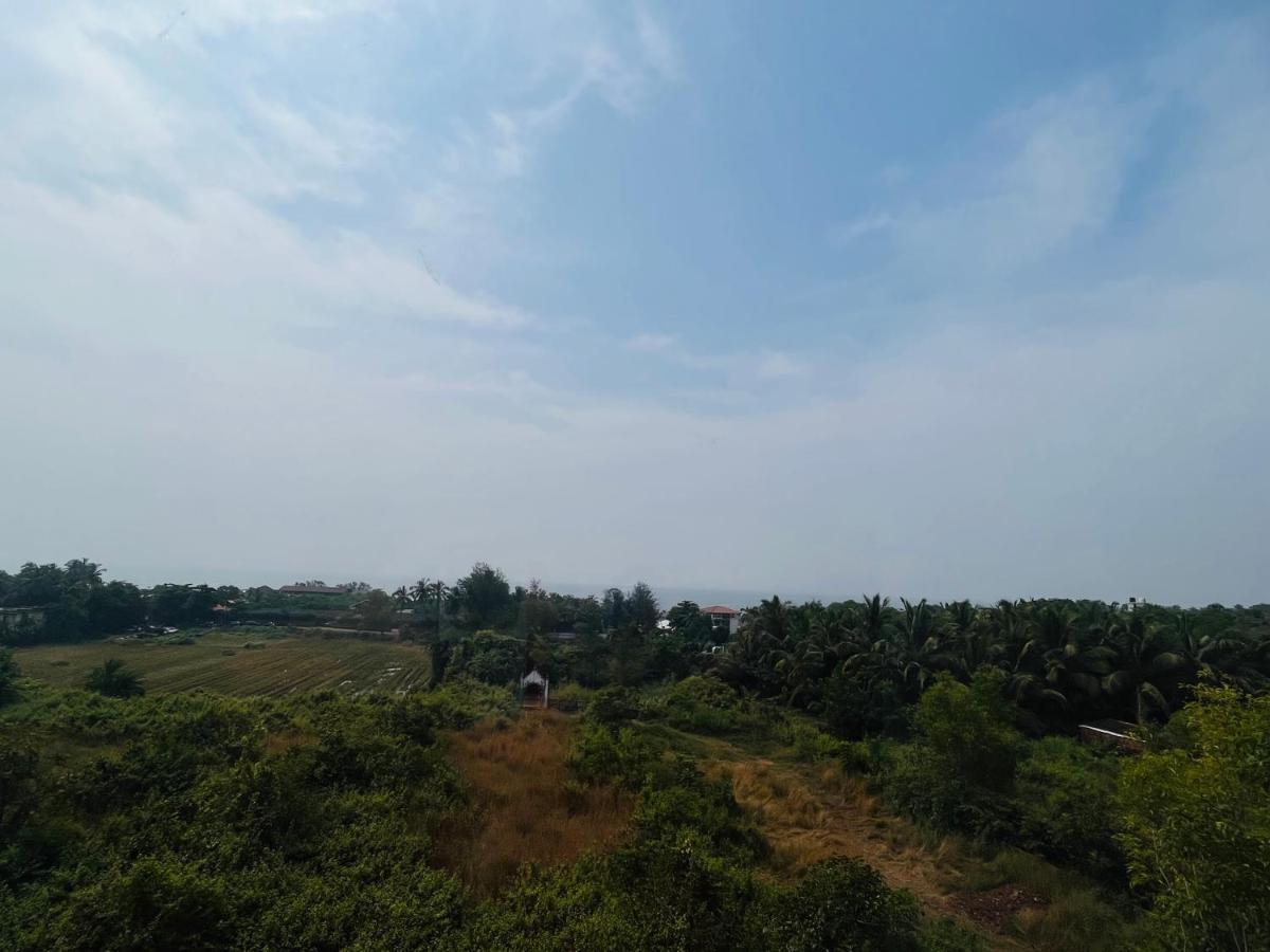 Nagas Hotel Satyavati Morjim Esterno foto