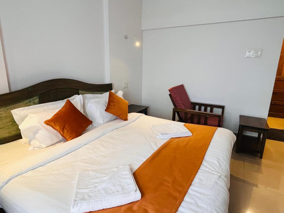 Nagas Hotel Satyavati Morjim Esterno foto