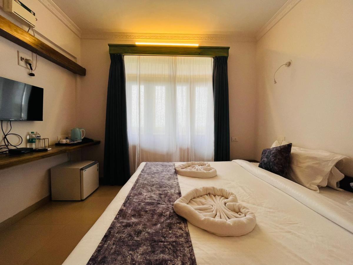 Nagas Hotel Satyavati Morjim Esterno foto