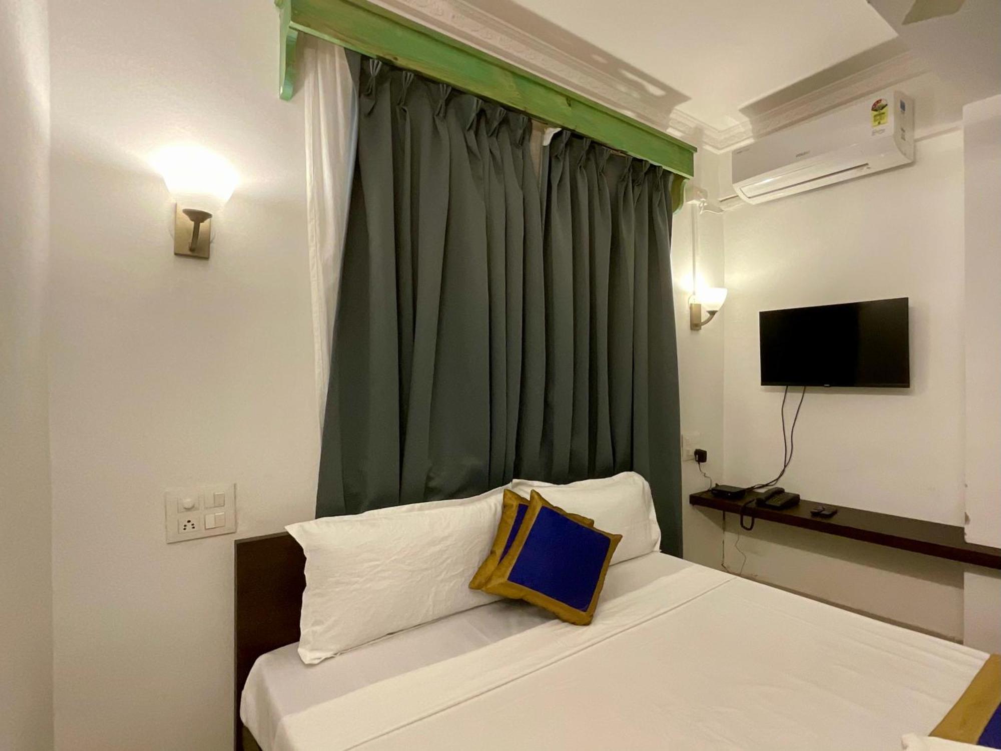 Nagas Hotel Satyavati Morjim Esterno foto