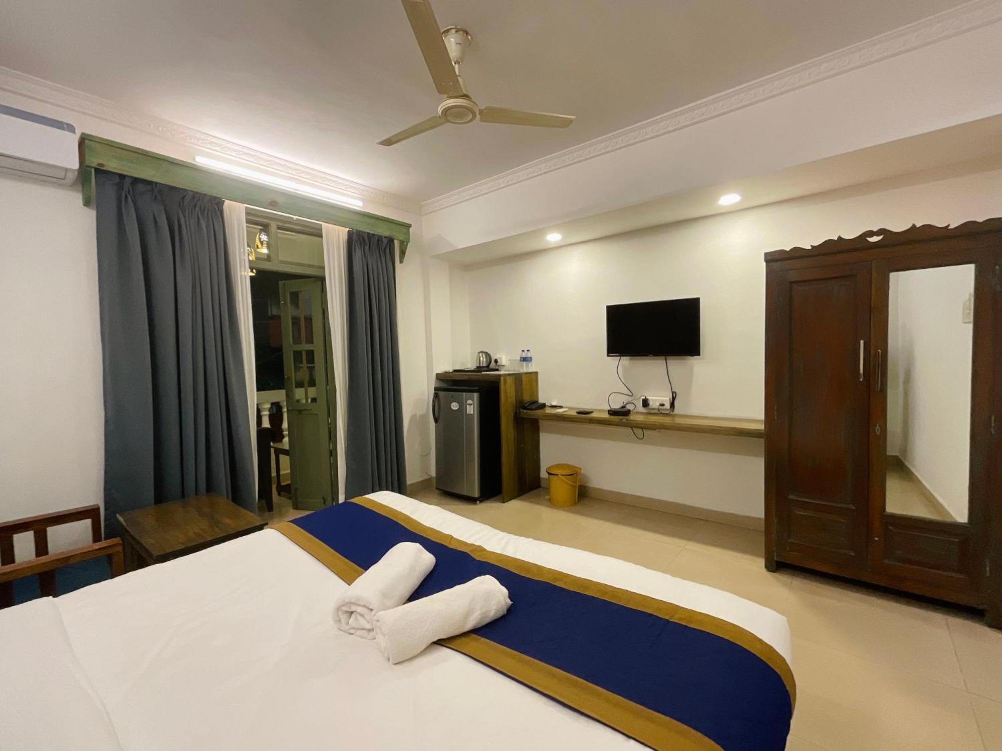 Nagas Hotel Satyavati Morjim Esterno foto