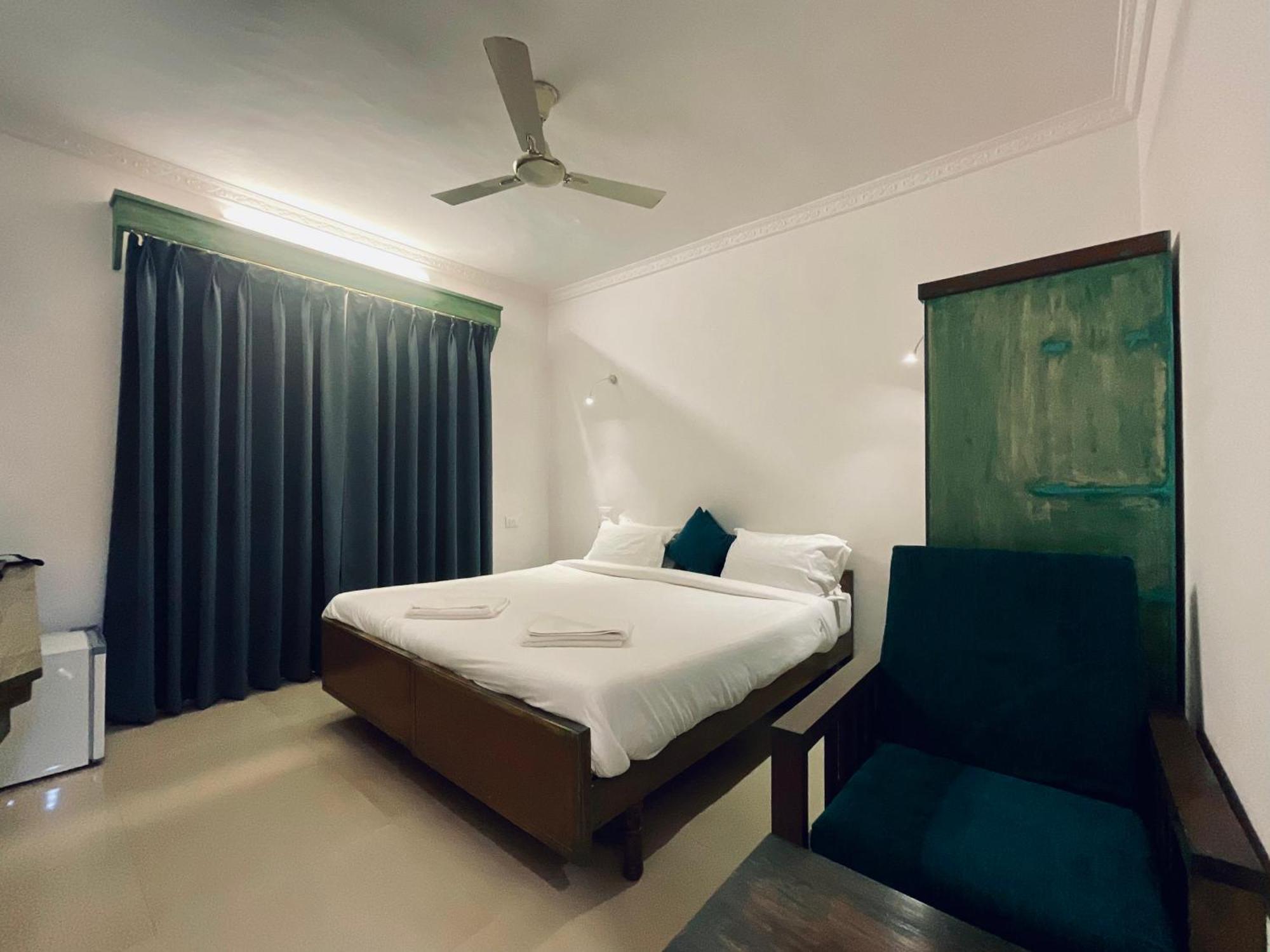 Nagas Hotel Satyavati Morjim Esterno foto