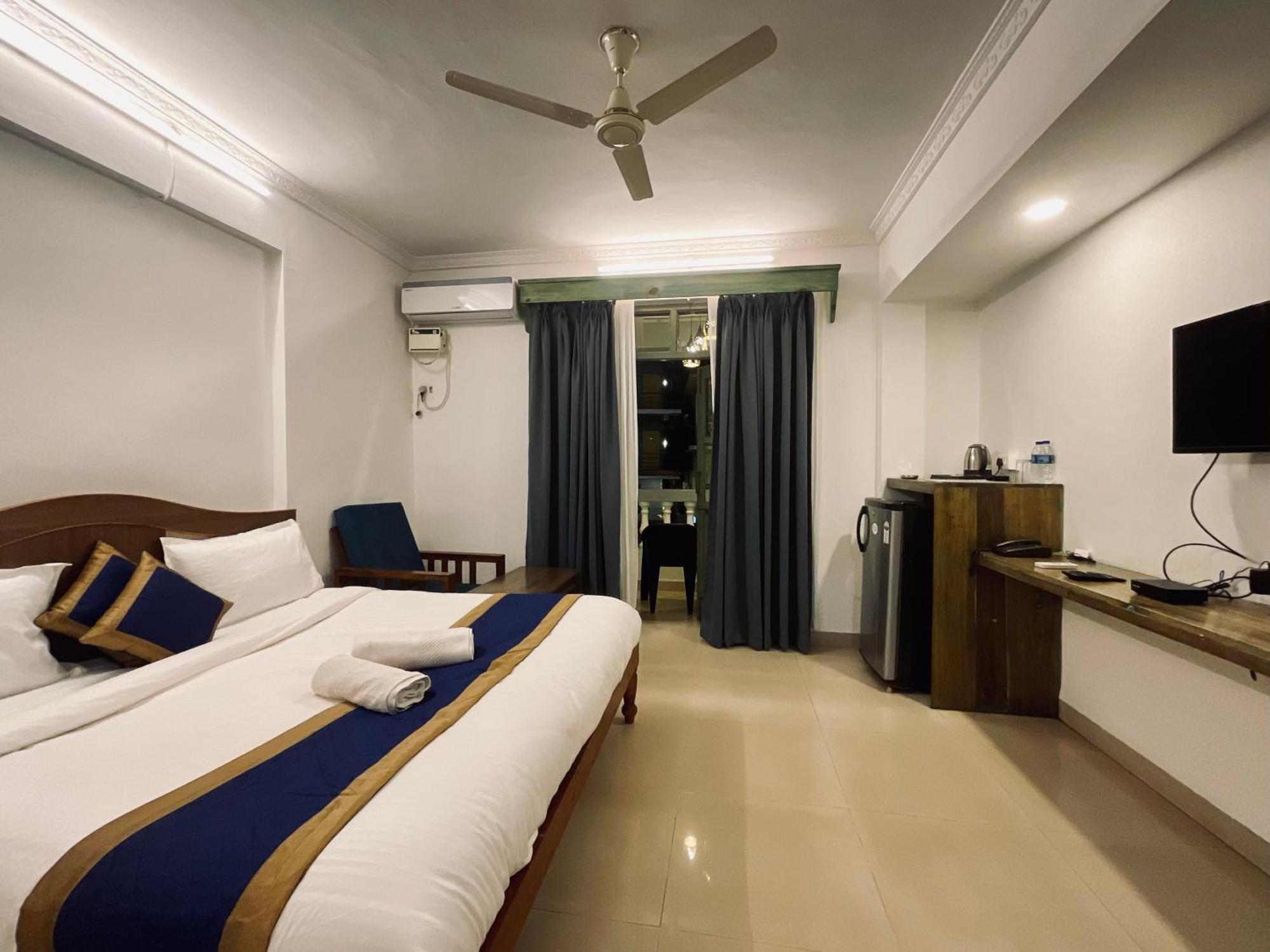 Nagas Hotel Satyavati Morjim Esterno foto