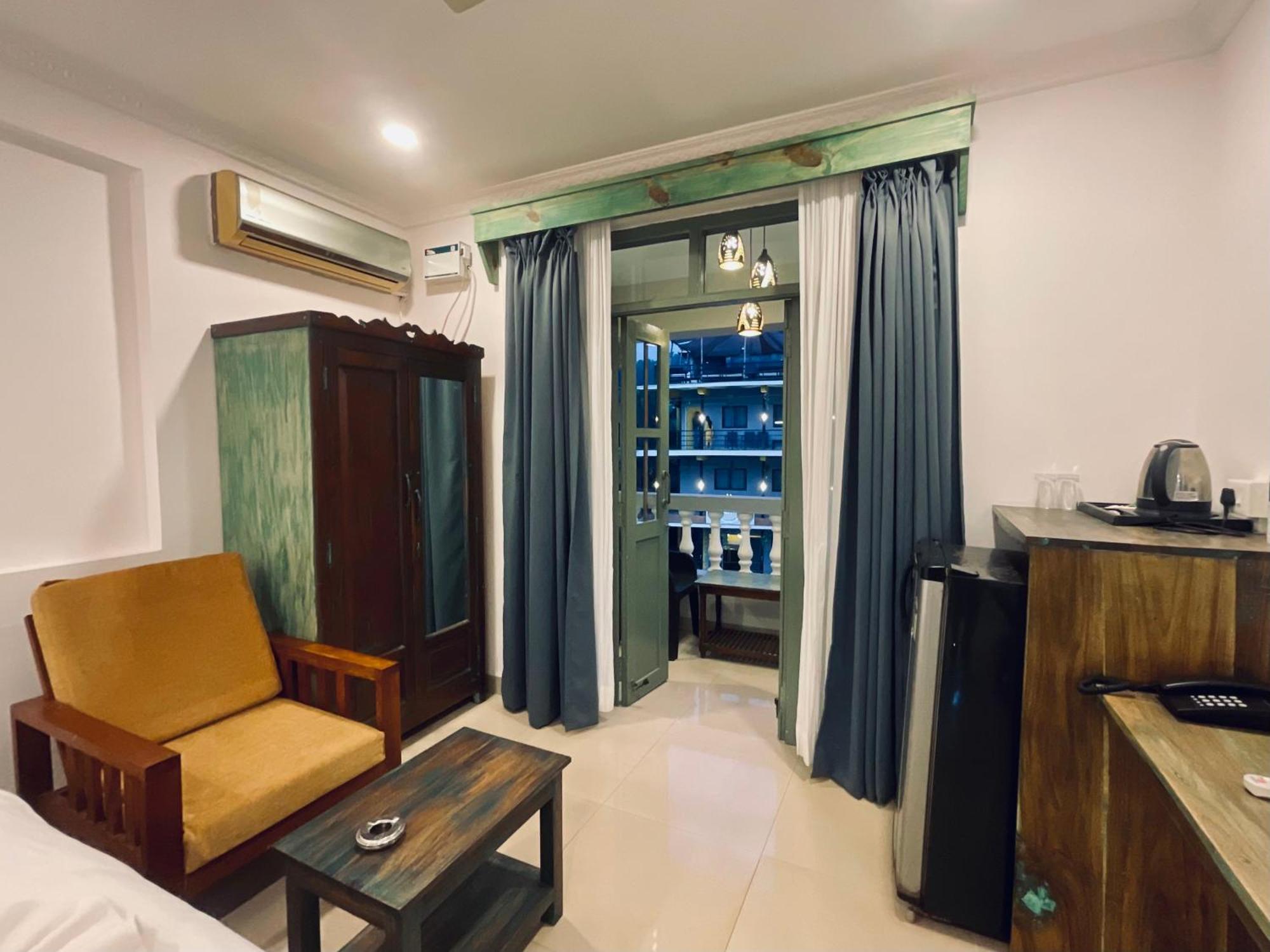 Nagas Hotel Satyavati Morjim Esterno foto